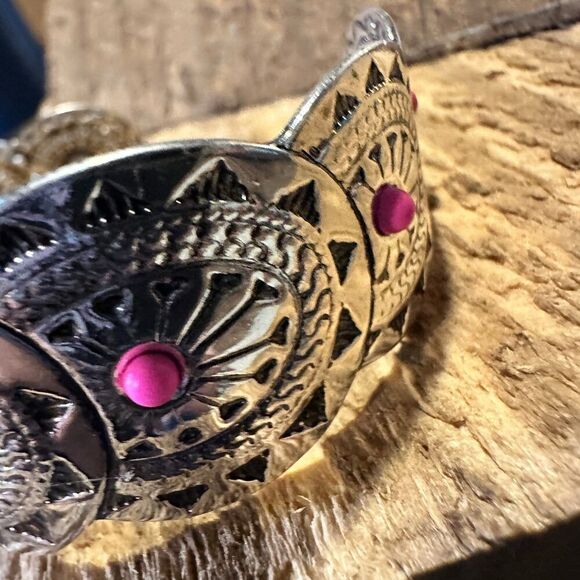 Vintage Bohemian Southwest Cowgirl Cuff Bracelet with Pink Gemstone, Gift-Ready - Picture 2 of 8